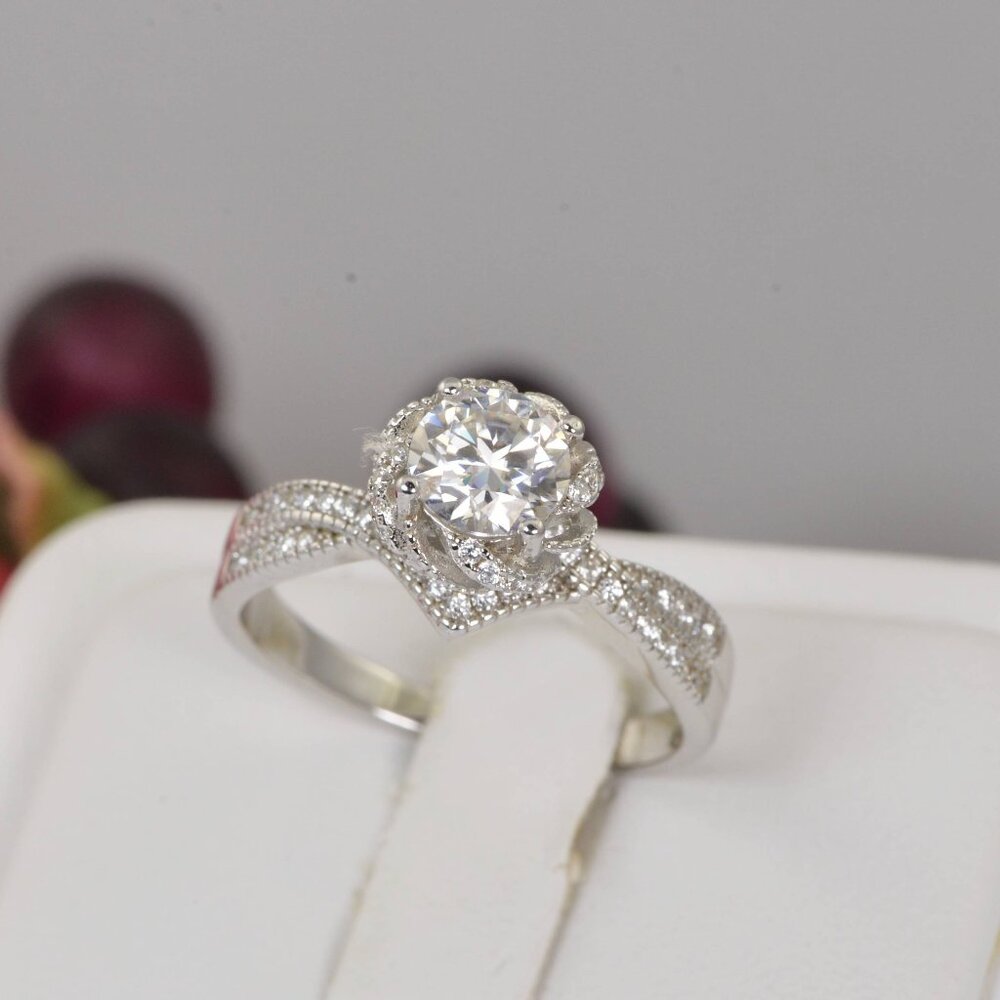 Chevron Style 1CT Moissanite Solitaire Engagement Ring